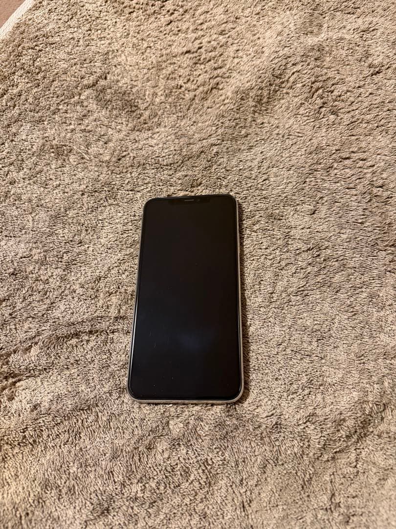 【中古】Apple iPhone 11 Pro Max 256GBシルバー 本体