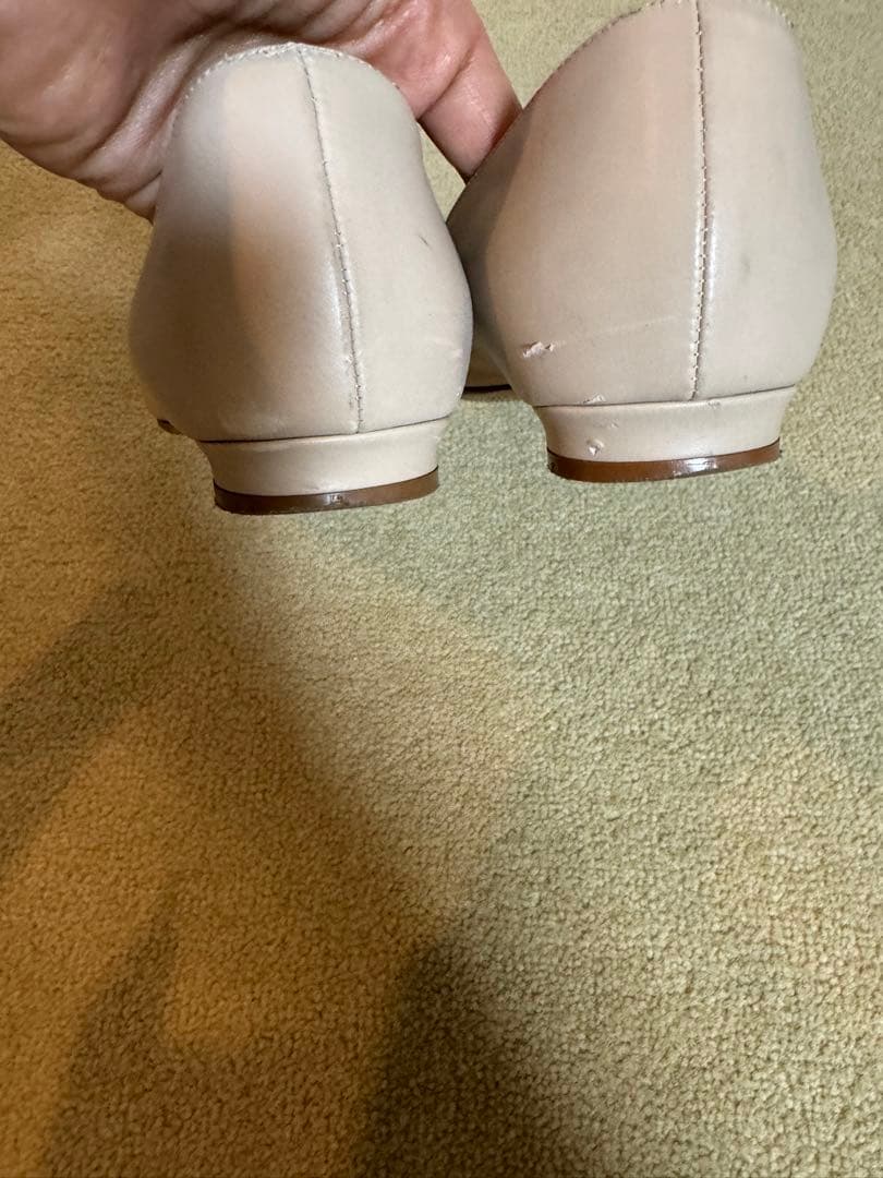 こ*ろ様 マノロブラニク　ハンギシ　フラットシューズ　レザー　ピンクベージュ