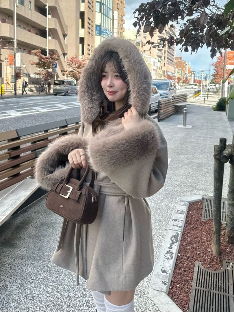 Chico ファー付きフード襟マルチwayケープコート ベージュ　新品未使用