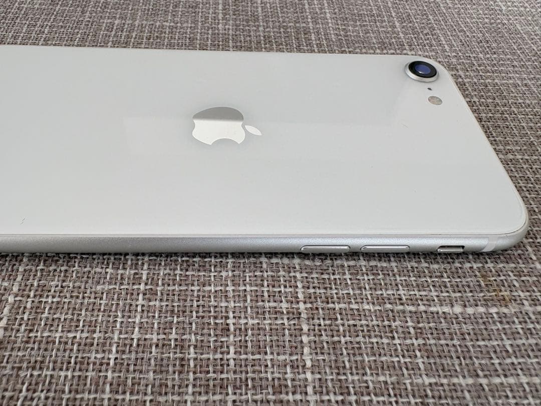 美品！iPhone SE2世代64GB ホワイト