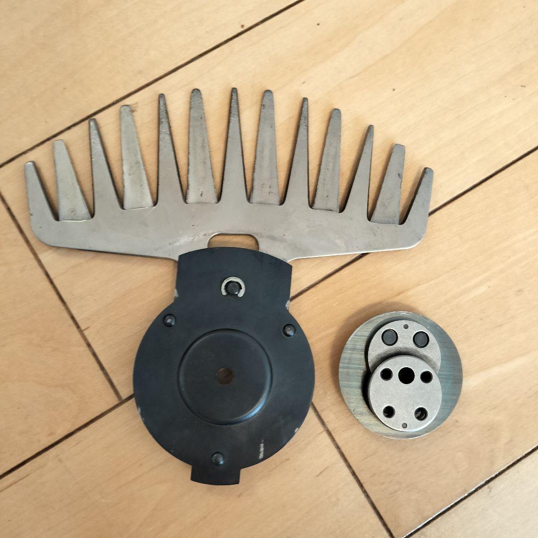 Makita 充電式芝刈り機 MUM601D