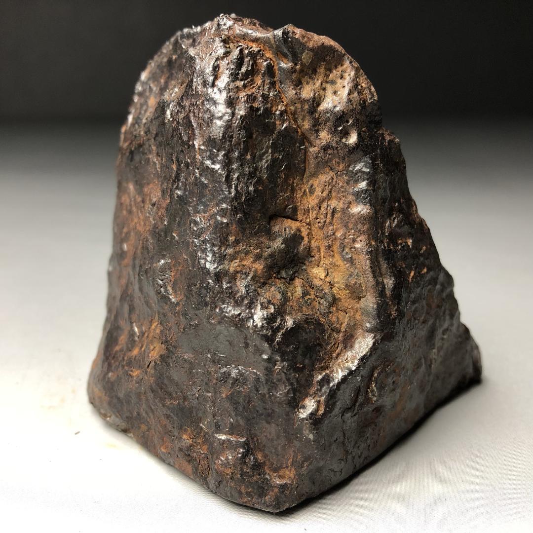 アルタイ隕石　大型隕石 鉄隕石　外皮付き隕石　ナチュラル　原石　重さ約1023ｇ