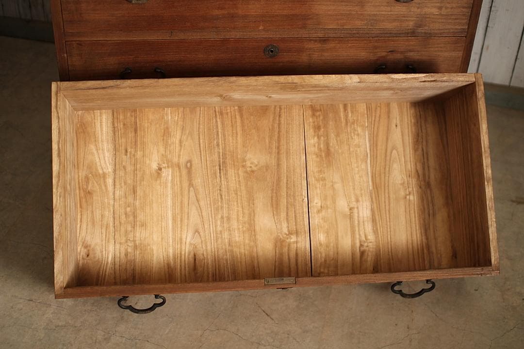 味のある木製のチェスト　引き出し3段　桐箪笥　昭和レトロ　タンス　古家具　古民家