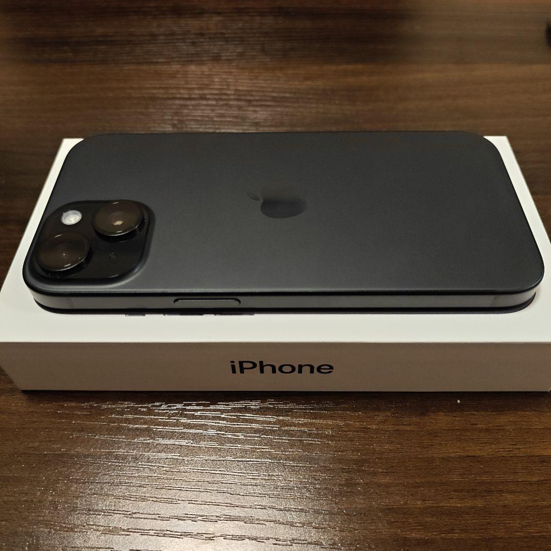 Apple iPhone 15 本体 シムフリー 128GB 美品 ケース付き