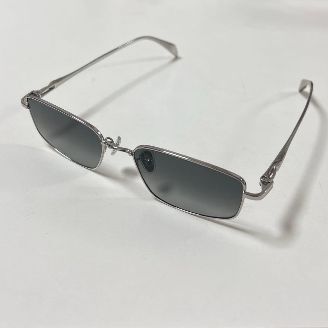 【美品】Charles and Keith サングラス