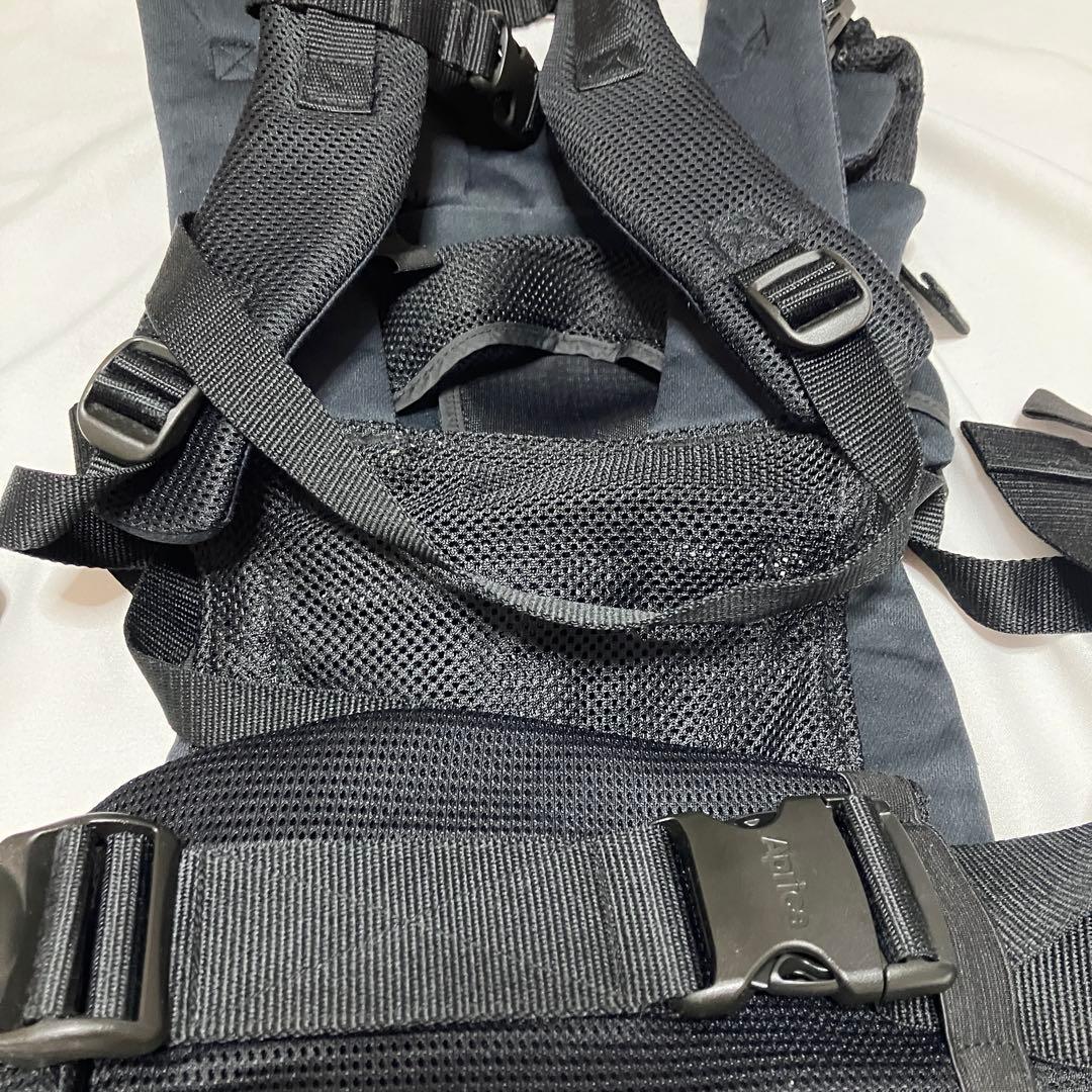 アップリカ　抱っこ紐　ラクリス　ブラック