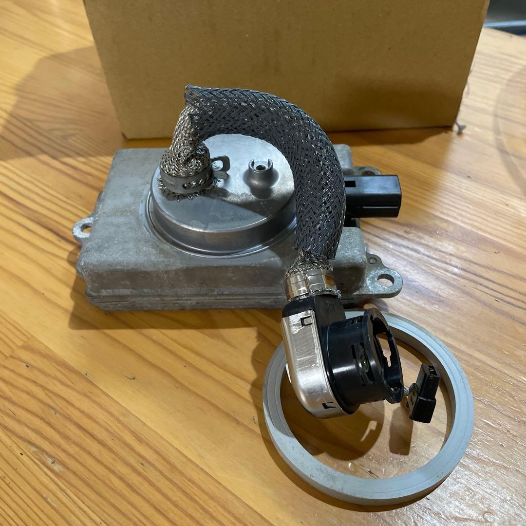 日野自動車　プロフィア　ヘッドランプバラスト厚いタイプ　中古品　美品