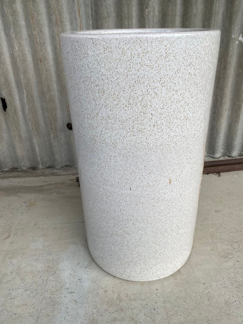 陶器　傘立て　白　信楽焼　白窯　唐草彫　 格子彫