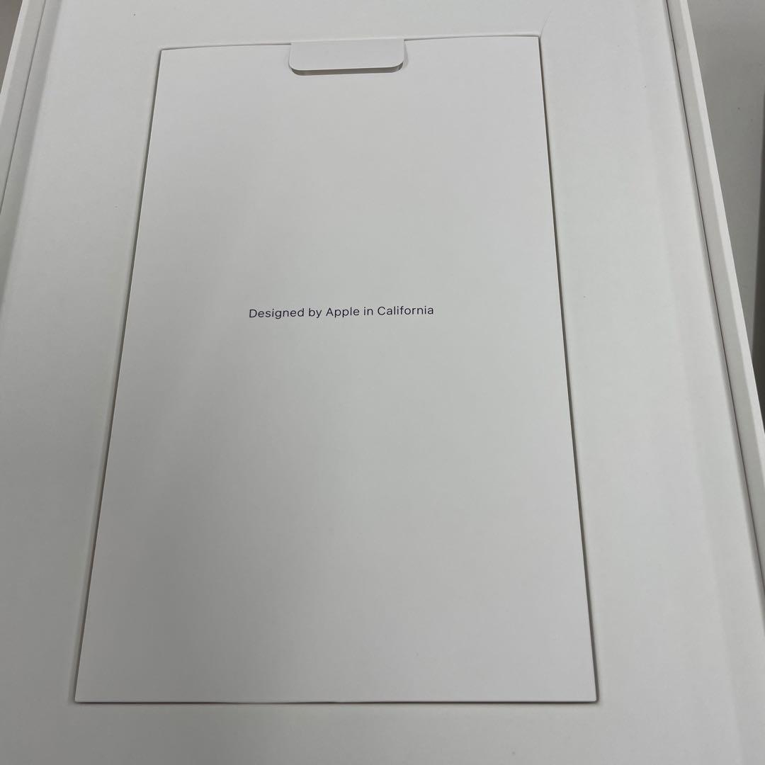 ホワイト iPad 第11世代A16 128GB 本体 専用カバー付き　4.0