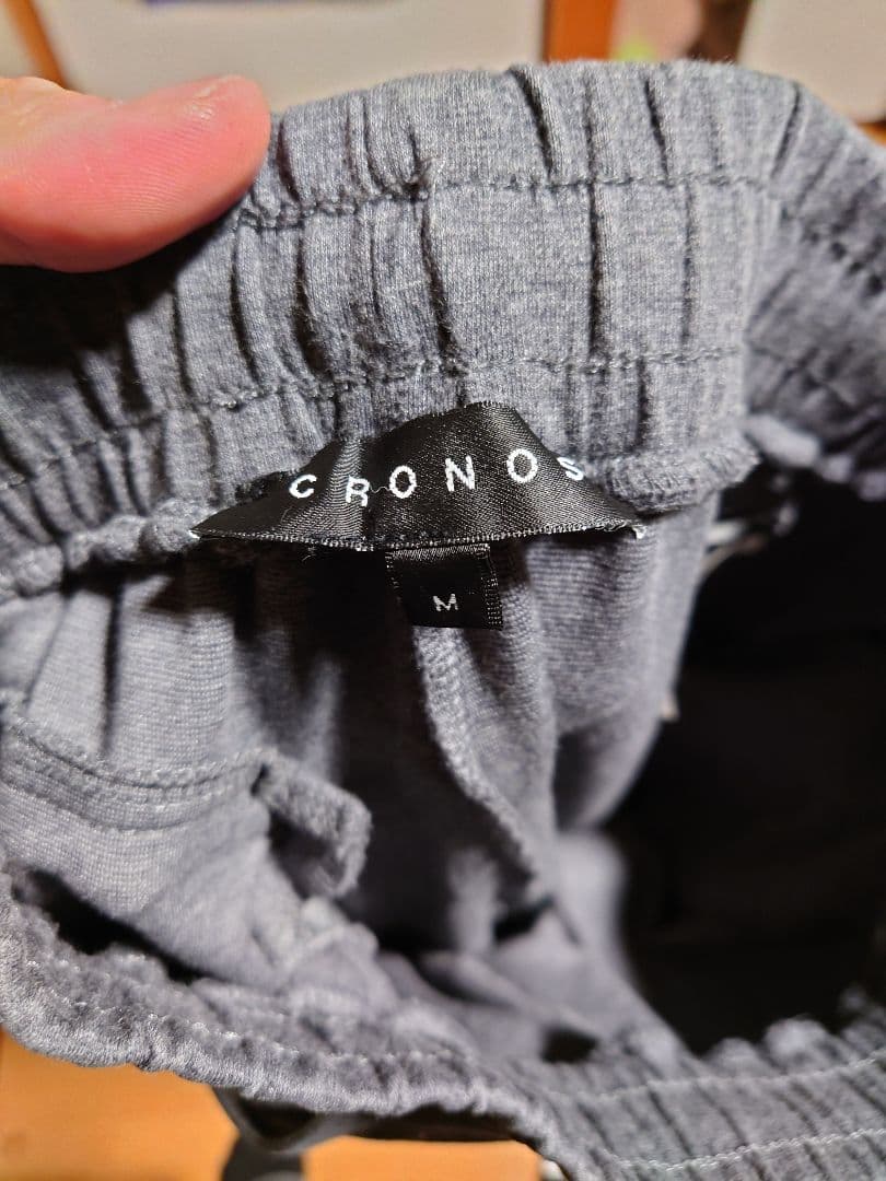 クロノスのジョガーパンツ Mサイズ グレー