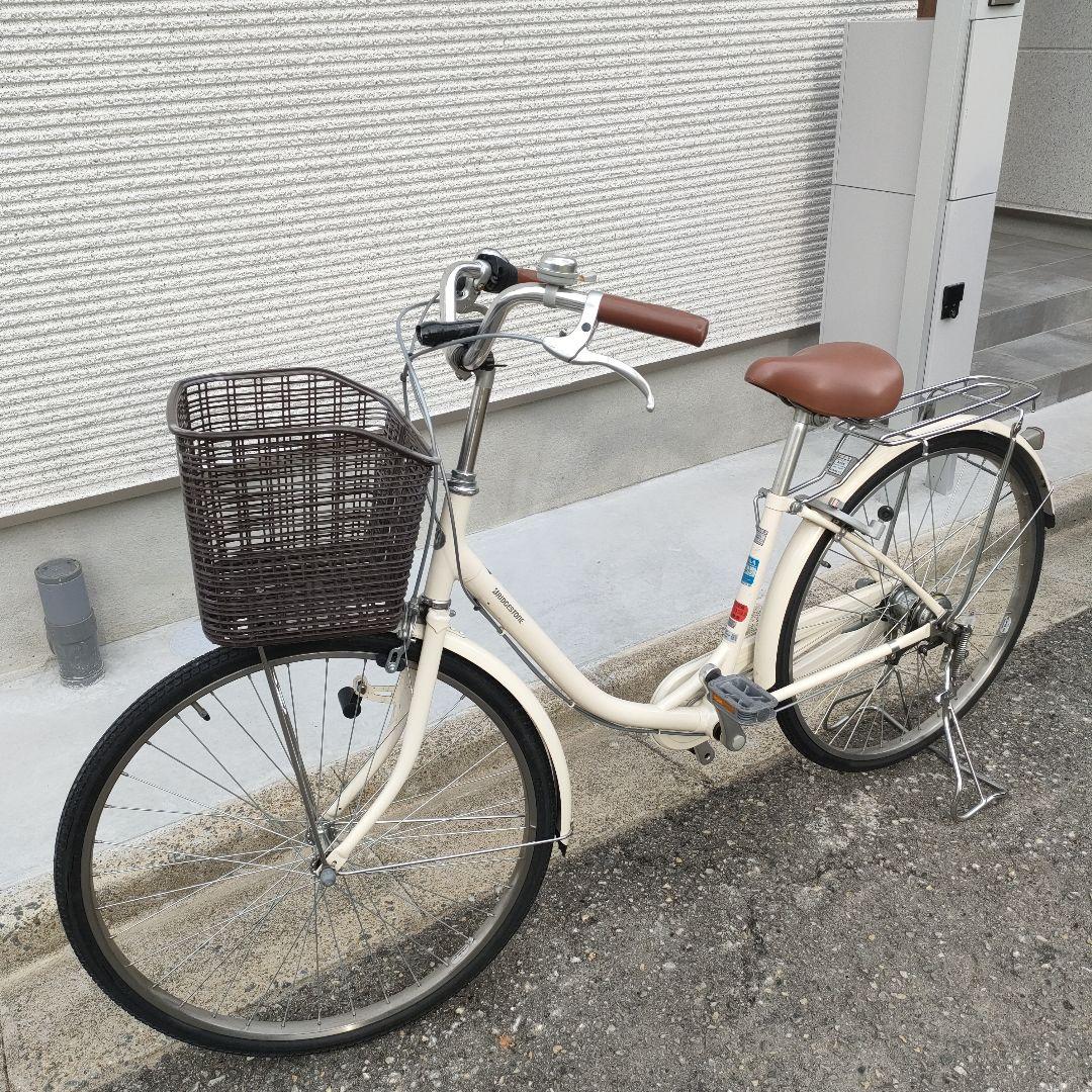 ブリヂストン　エブリッジU　クリームアイボリー　内装3段