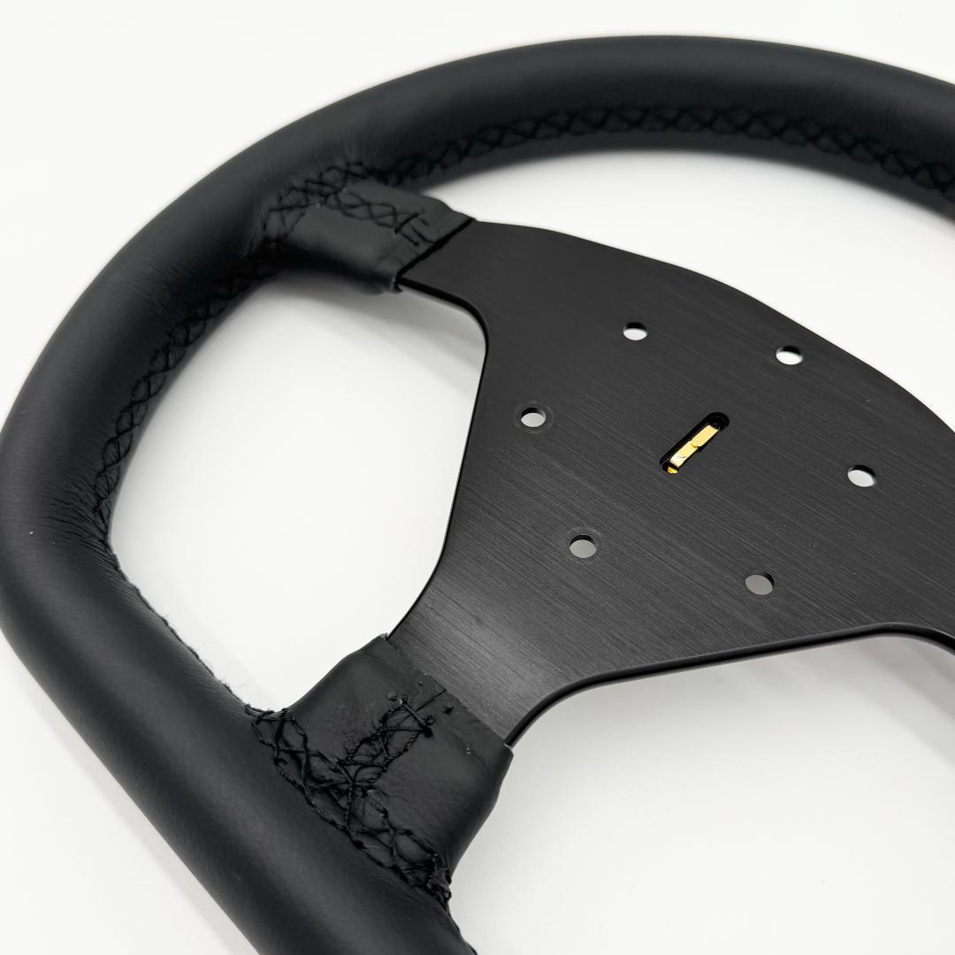 ポルシェ911/991 GT3 CUPステアリング 黒ステッチ/赤 ボルト