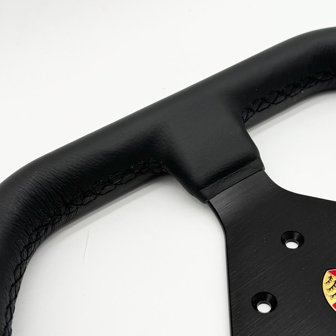 ポルシェ911/991 GT3 CUPステアリング 黒ステッチ/赤 ボルト