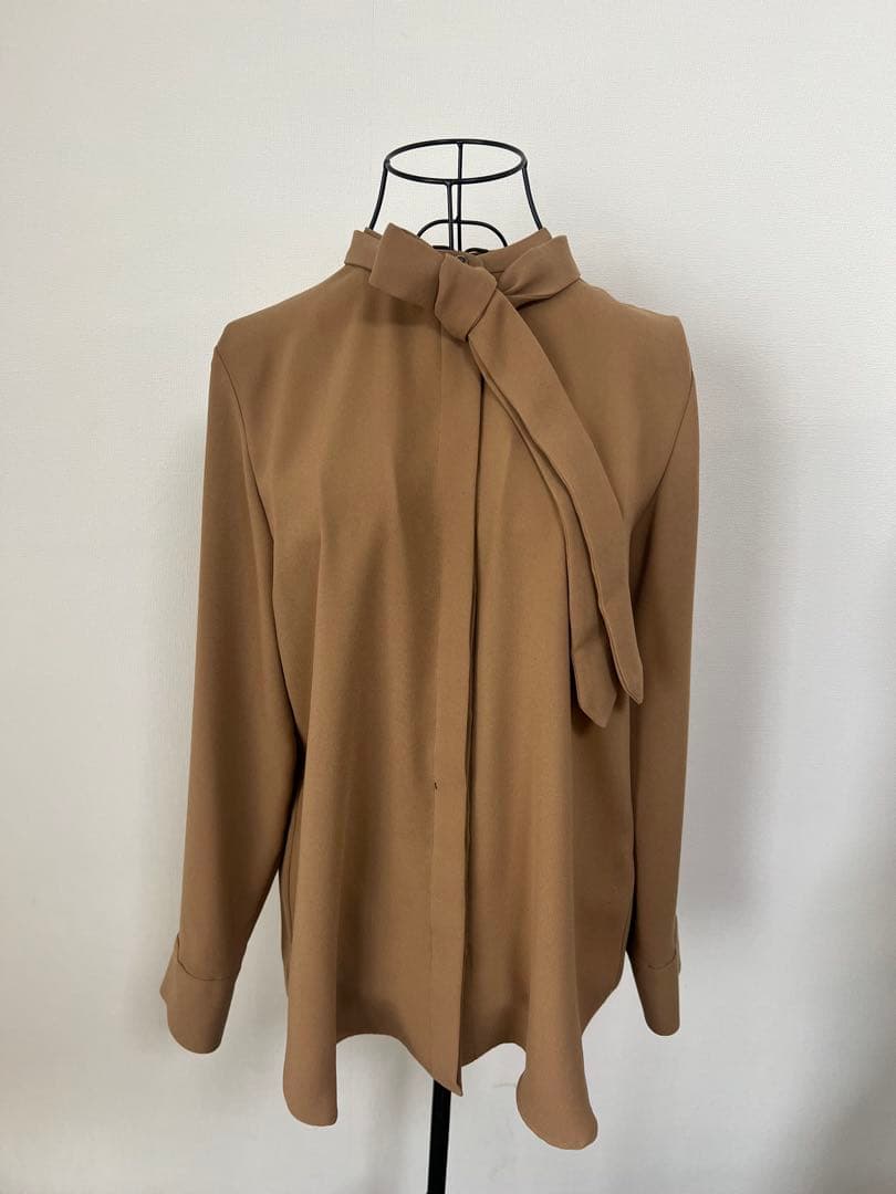 theoryluxe 未使用◎キャメル　ボウタイブラウス