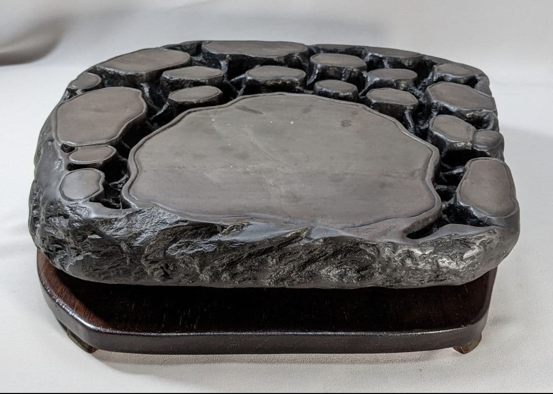 中国端渓硯　超特大硯　石紋　石斑　鋒鋩（ほうぼう）　馬肝色　骨董　書道具　希少品