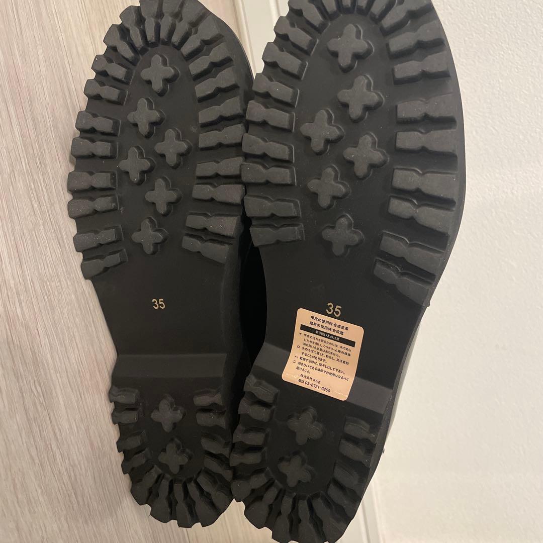 GEMMA LINN ブラックエナメルローファー