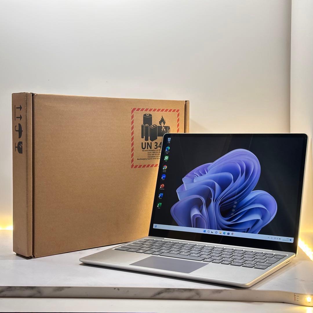 【化粧箱付属】Surface Laptop Go 2 Corei5/8/256
