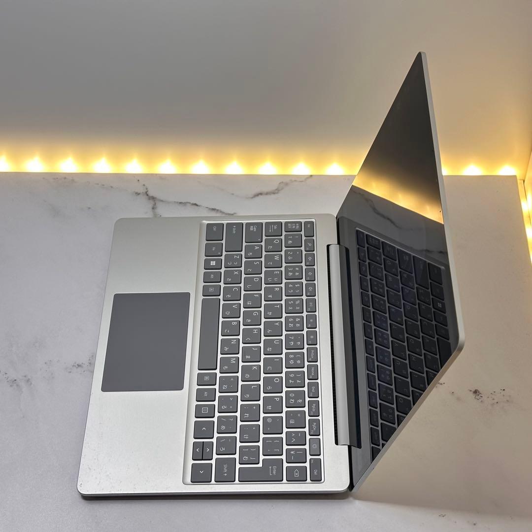 【化粧箱付属】Surface Laptop Go 2 Corei5/8/256