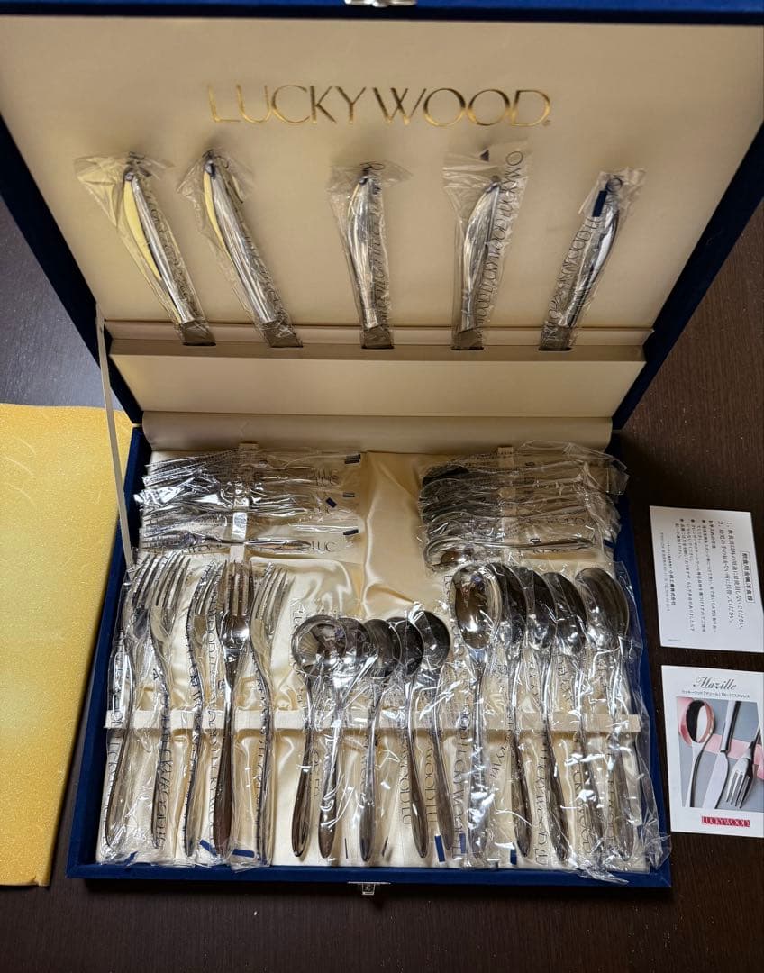 新品未使用保証書有❤️ラッキーウッドステンレス　カトラリー　マリール　30ピース