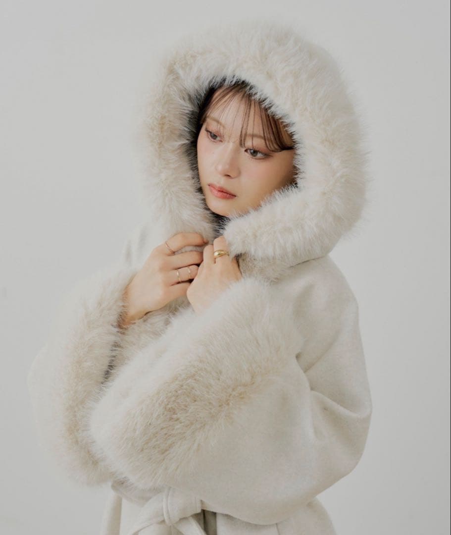 chico ファー襟ケープコート アイボリー