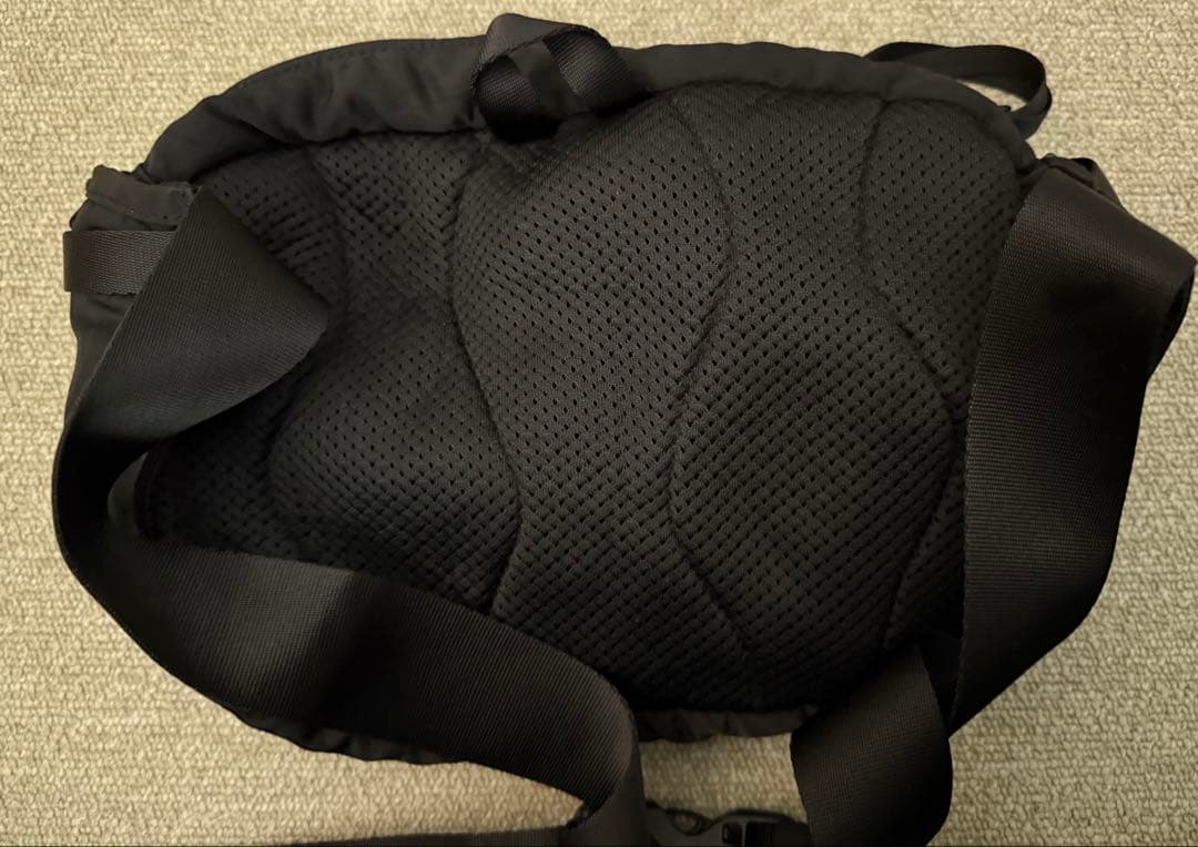 CP COMPANY ブラック クロスボディバッグ