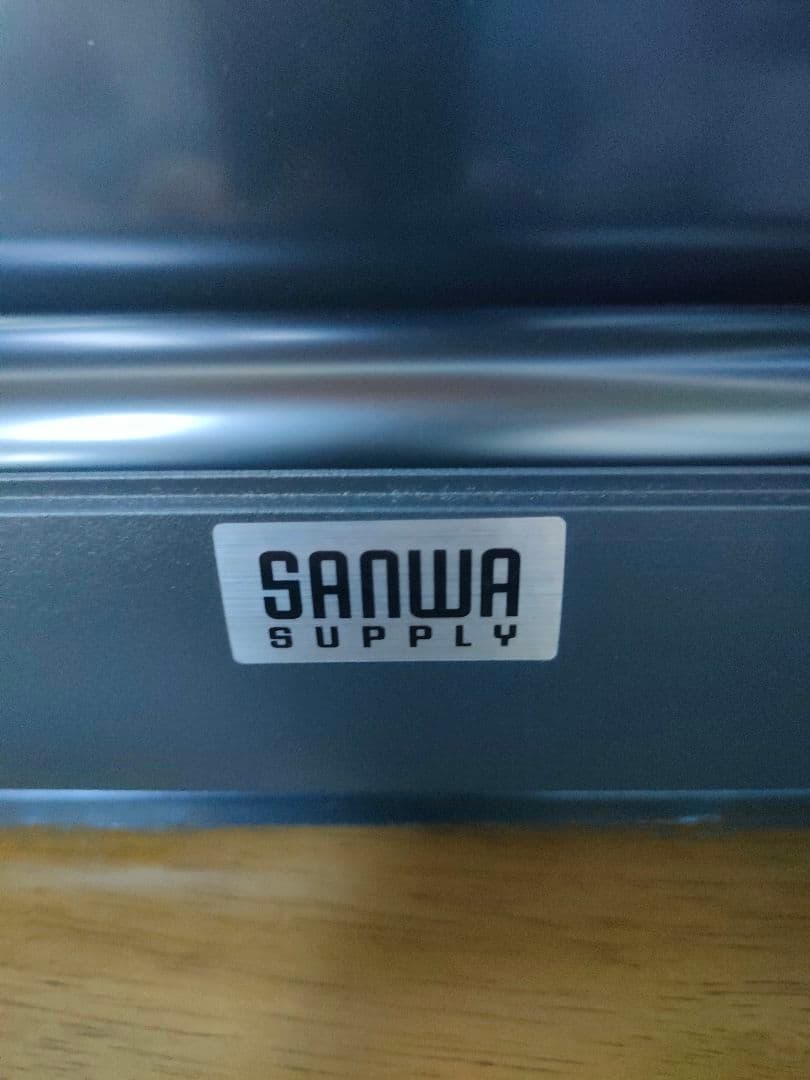 美品　サンワサプライ　プロジェクタースクリーン　床置き式　100インチ