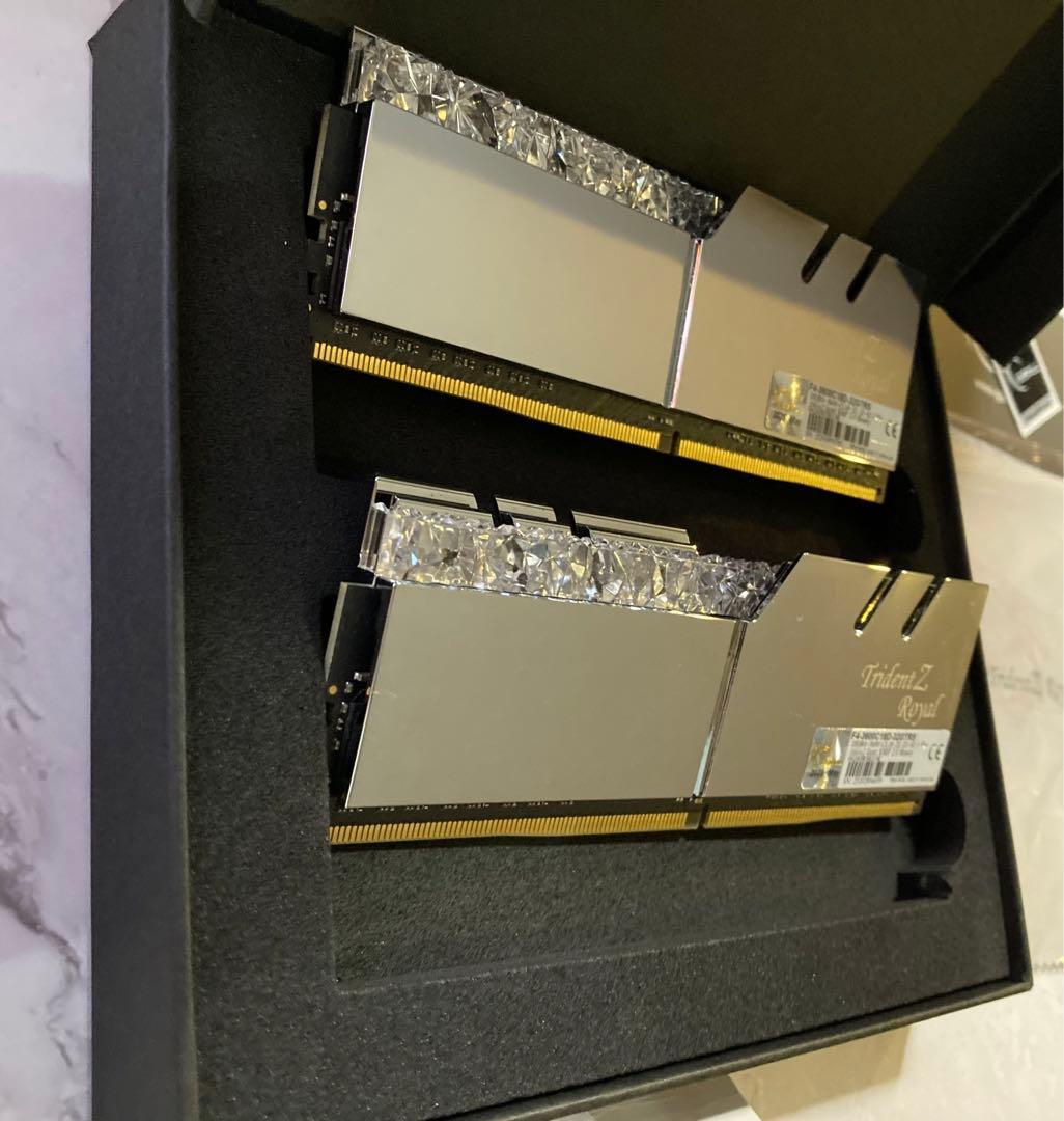 G.SKILL Trident Z  DDR4 32GB メモリー