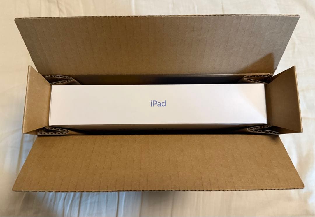 Apple iPad (A16)11世代 (ブルー) Wi-Fiモデル