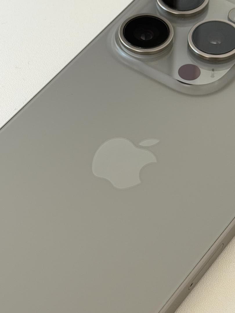 iPhone 15 Pro ナチュラルチタニウム SIMフリー 美品 箱あり