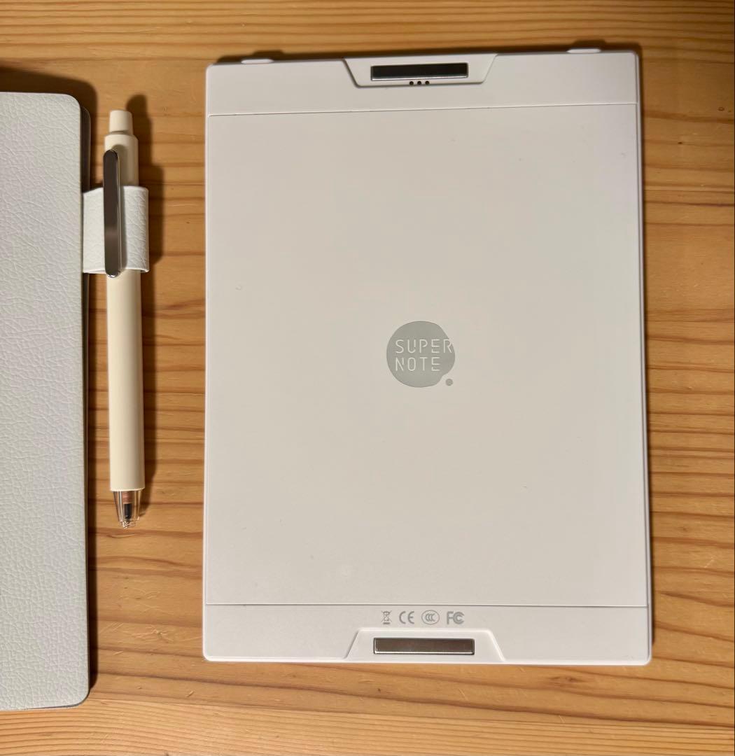 SUPERNOTE Nomad(white) 、純正フォリオ、スタイラスペン