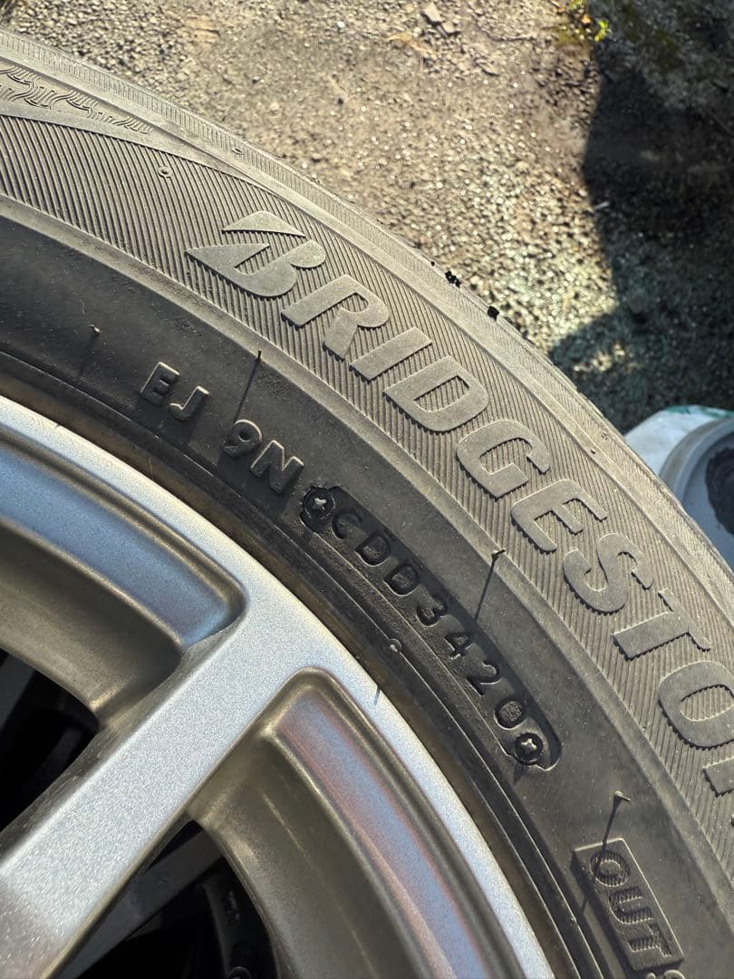 195/65r15 レグノ　プリウス