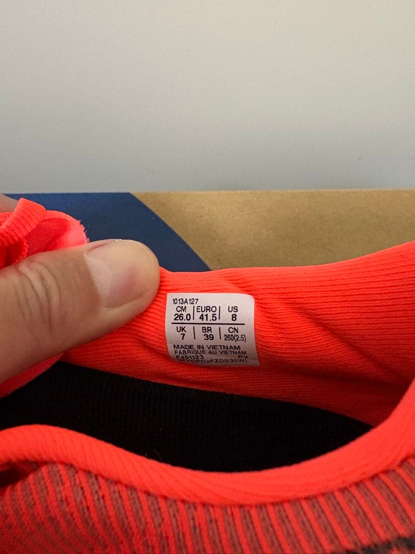 2月11まで限定値下　アシックス　スーパーブラスト　26.0cm