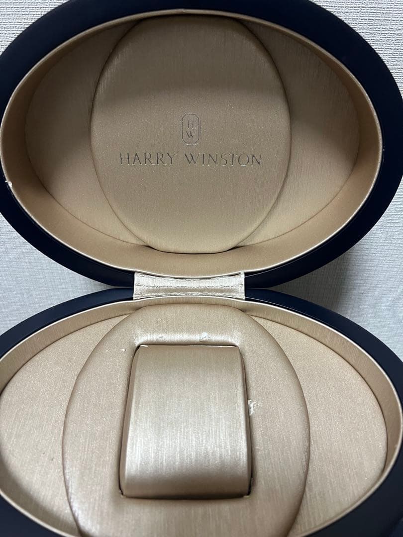 HARRY WINSTON 時計ケース　ネイビー外箱付き