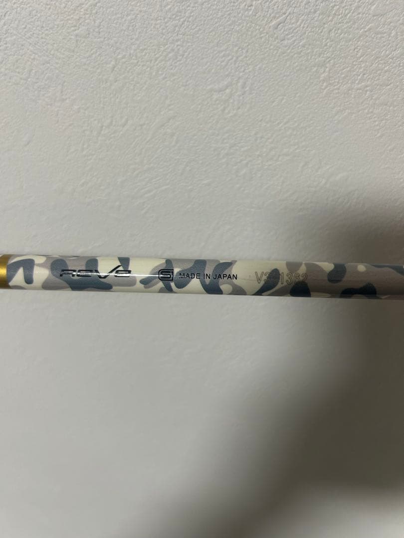 REVE LOVE GUNゴルフシャフト ホワイト・カモフラージュ　1W用