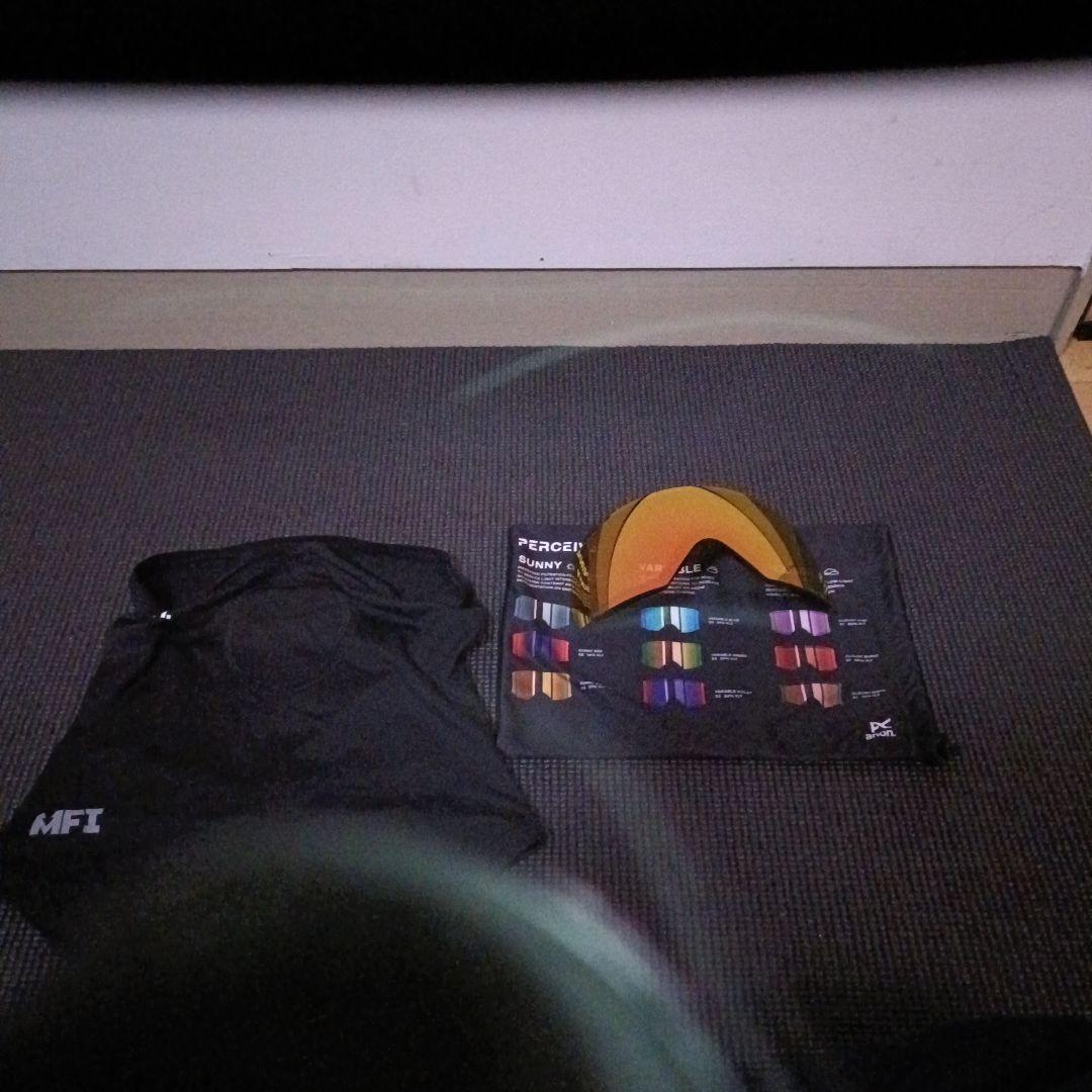 未使用品　anonゴーグル　M５　メンズ大人用ボーナスレンズとフェイスマスク付き