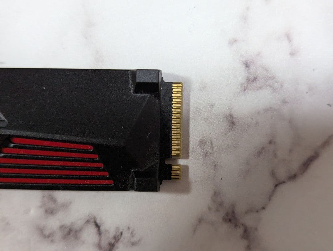 Samsung 990 PRO SSD 4TB ヒートシンク付き