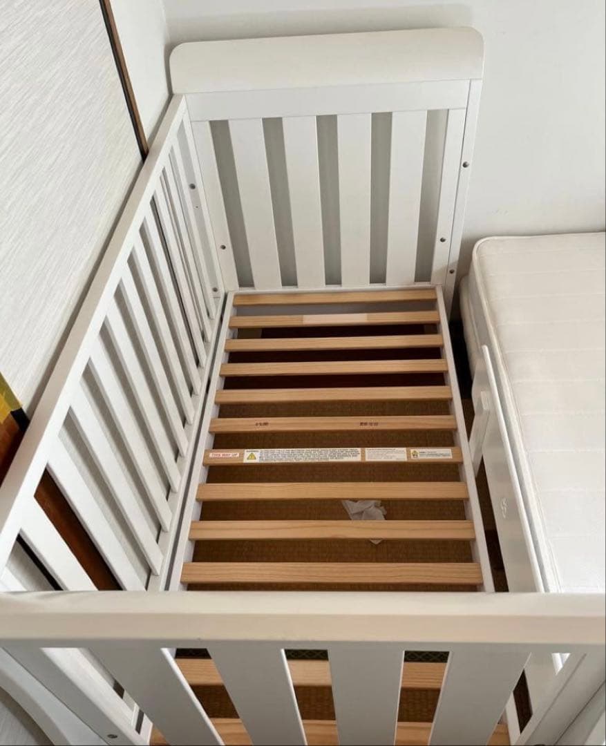 6歳まで使えるBoori Sleigh ベビーベッドとマットレスセット