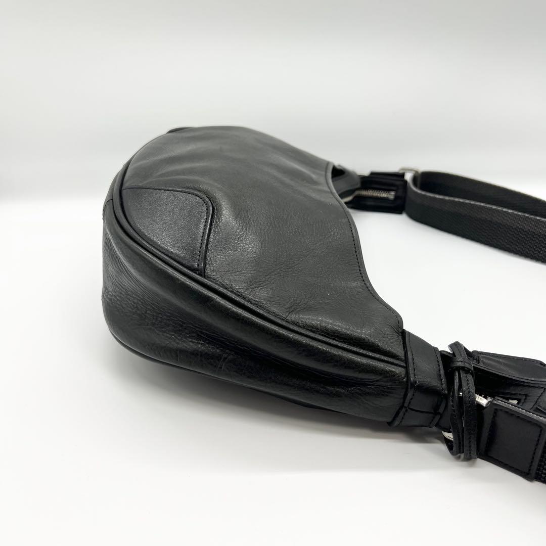 美品✨アニアリ　ボディバッグ　ハーフムーン　レザー　ブラック　バルケッタ　迷彩