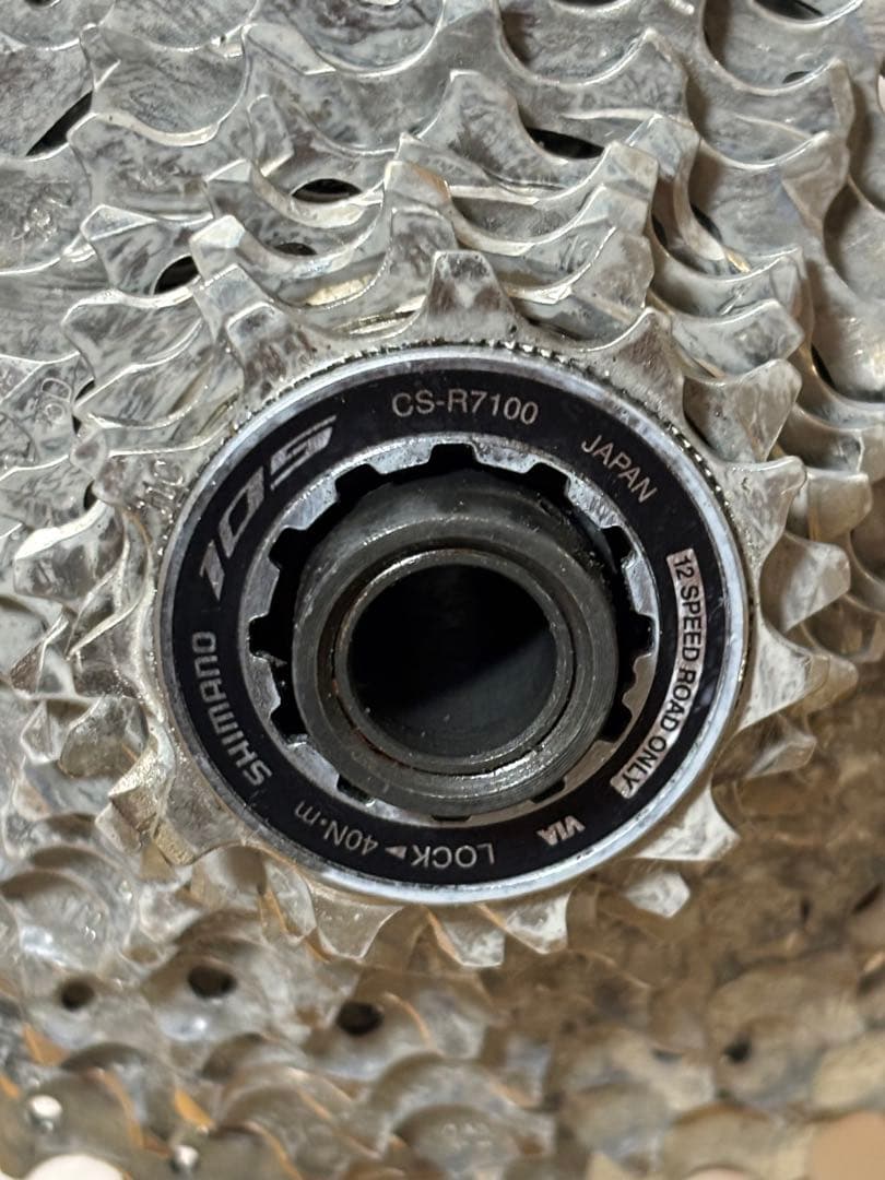 DT SWISS R470 ホイール 105ブレーキローター&スプロケット付き