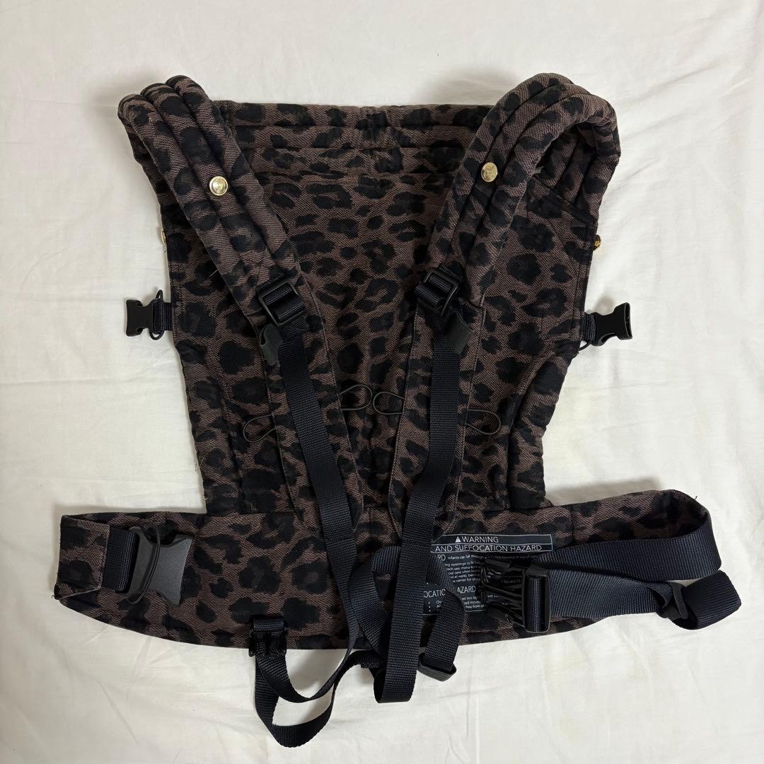 artipoppe アーティポッペ　抱っこ紐 レオパード