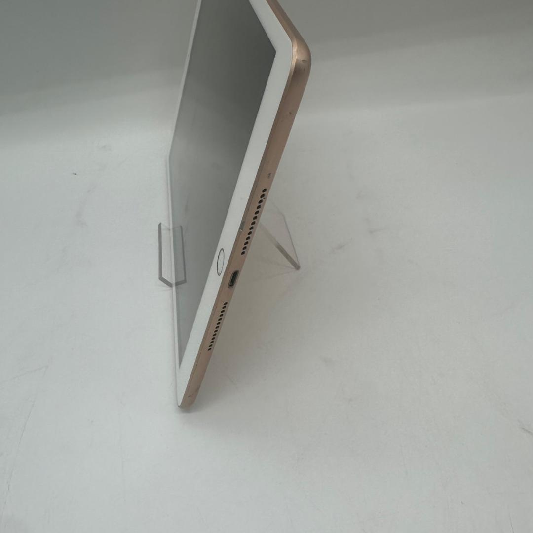 良品 iPad 第6世代 32GB Wi-Fi＋Cellularモデル