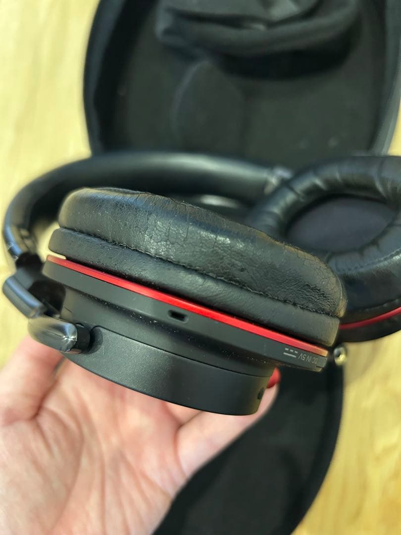 SONY 有線ヘッドホン キャリングケース付き