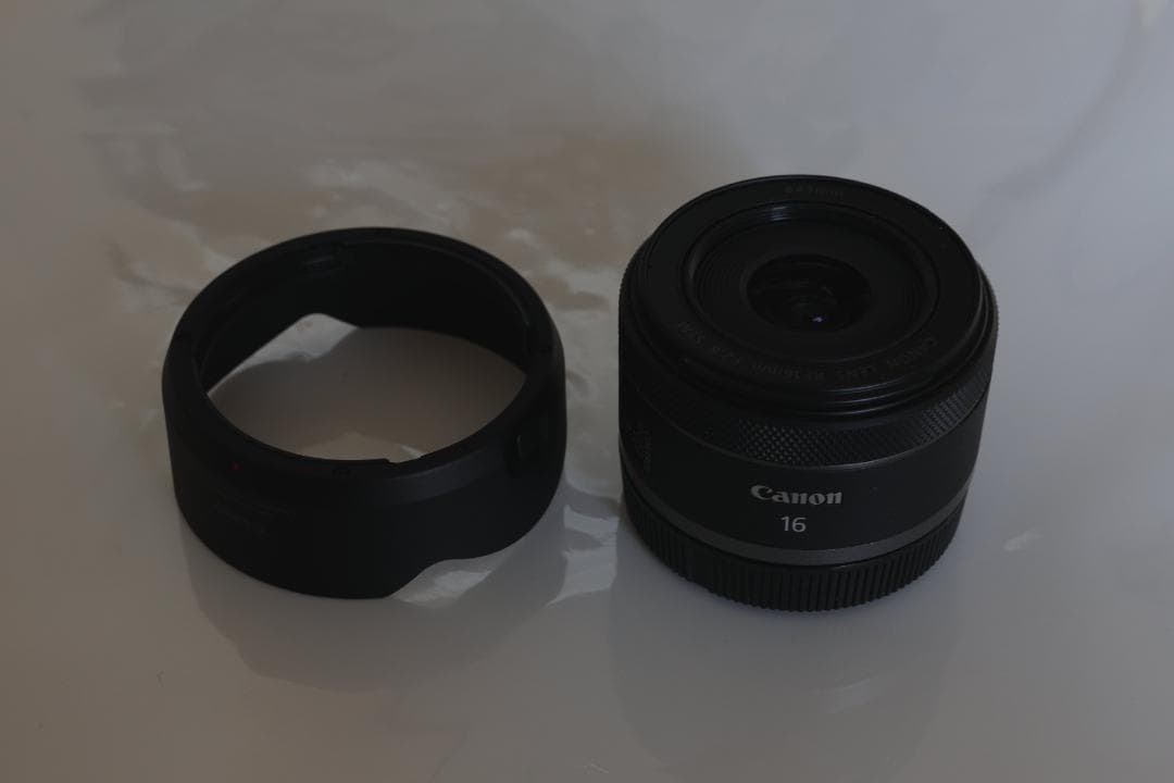 Canon RF 16mm F2.8 STM レンズ フード付き