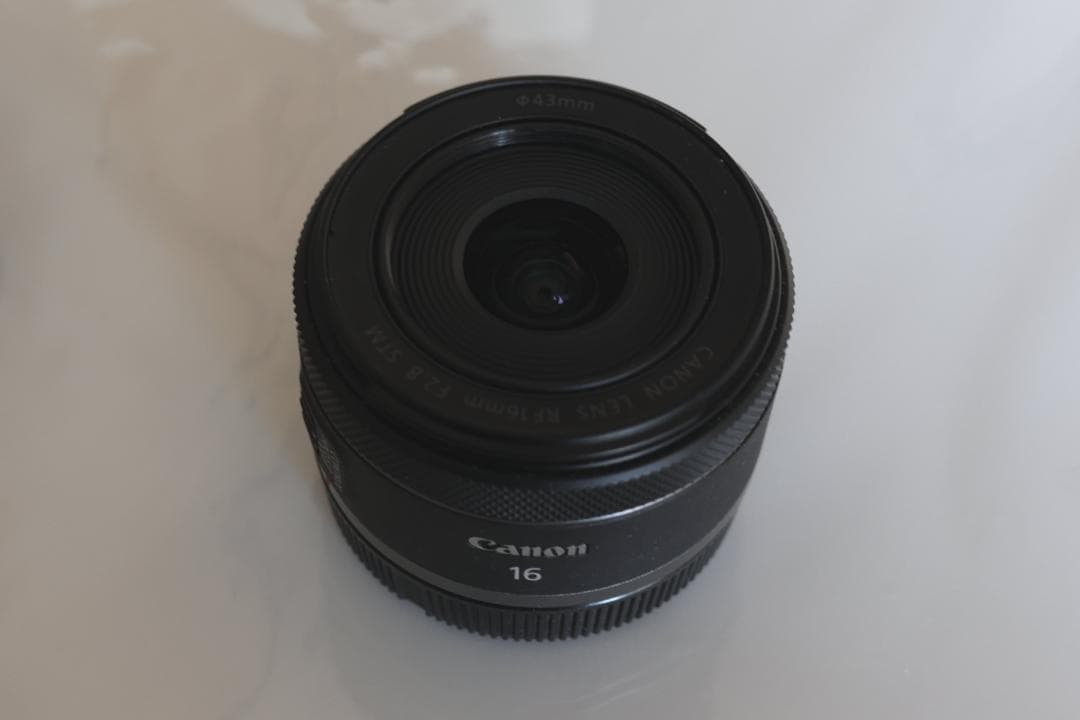 Canon RF 16mm F2.8 STM レンズ フード付き