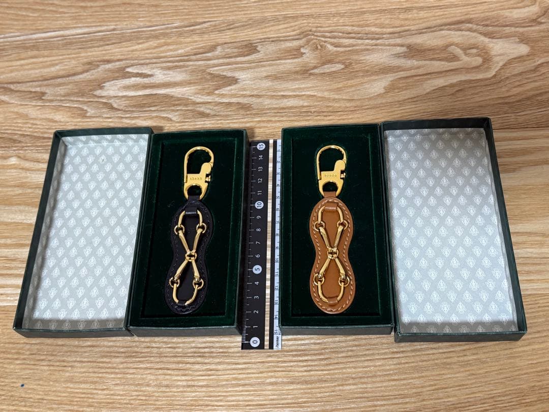 GUCCI レザーキーホルダー 2個セット