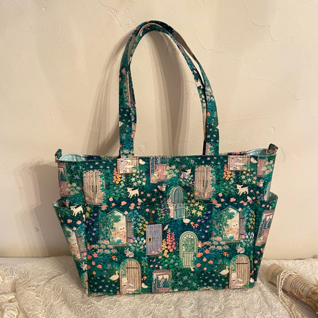 トートバッグ　A4サイズ