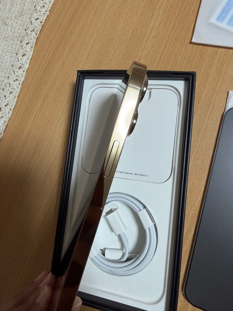 Apple iPhone 13 Pro Max ゴールド本体　256GB