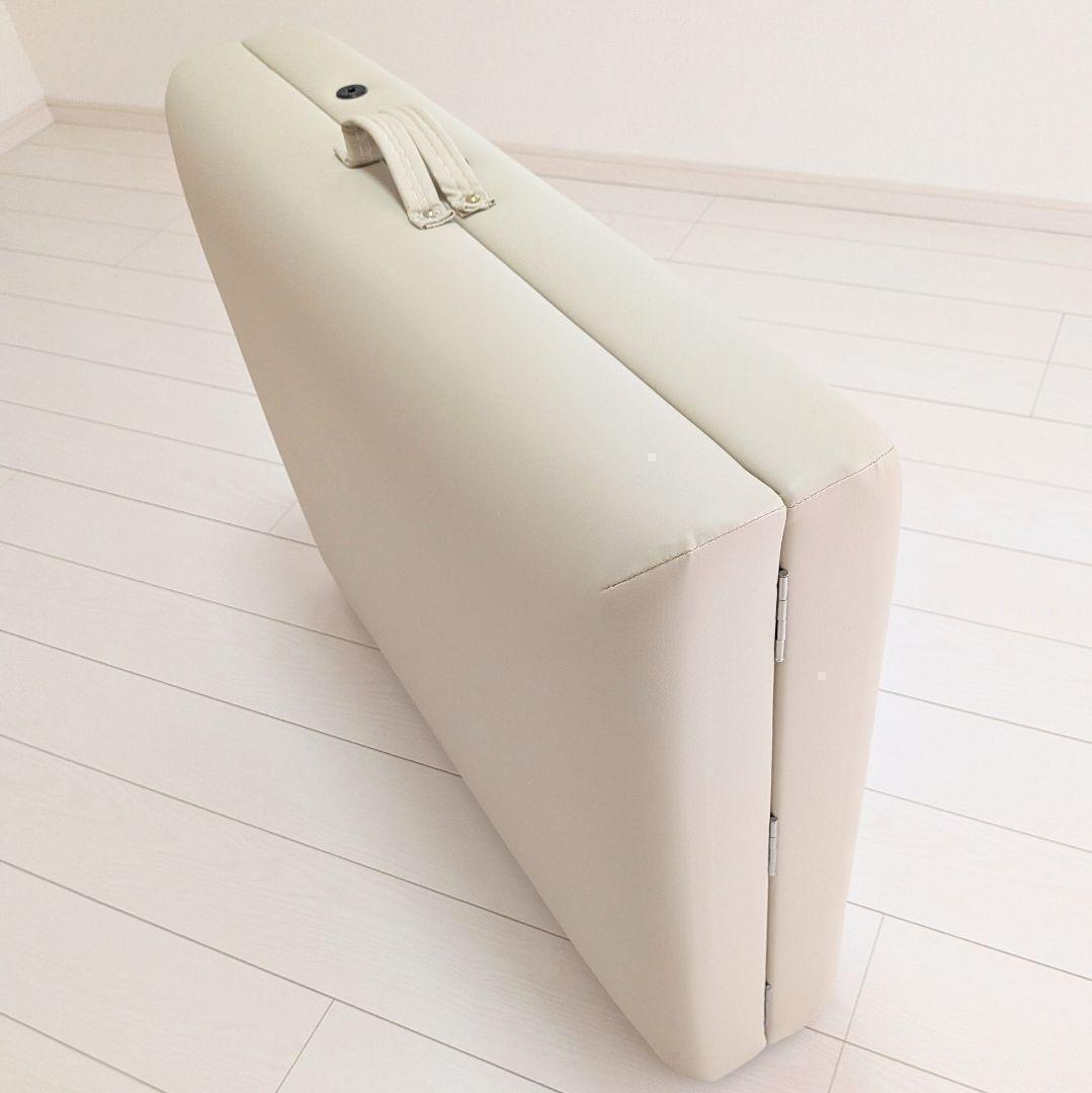 【極美品】マッサージベット 折りたたみベット 低反発 ナチュラル ホワイト 新品