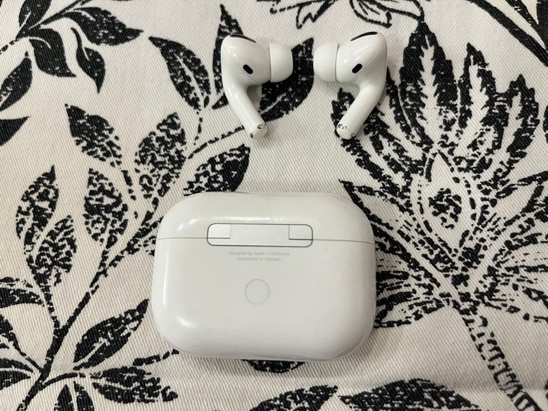 AirPods （第一世代）ワイヤレスイヤホン ホワイト 本体
