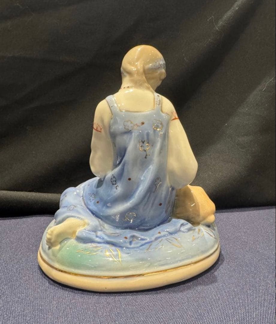 レア‼️ソビエト　アンティーク グジェリ焼き。 女の子とヤギ、フィギュア